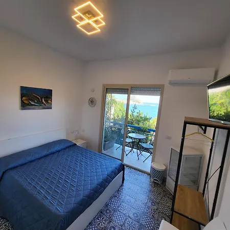 Solanto Sea View Apartment Porticello
